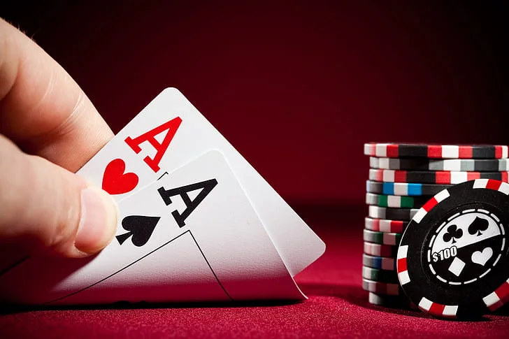 Pertandingan olahraga dalam suasana kompetitif untuk lobi mobile